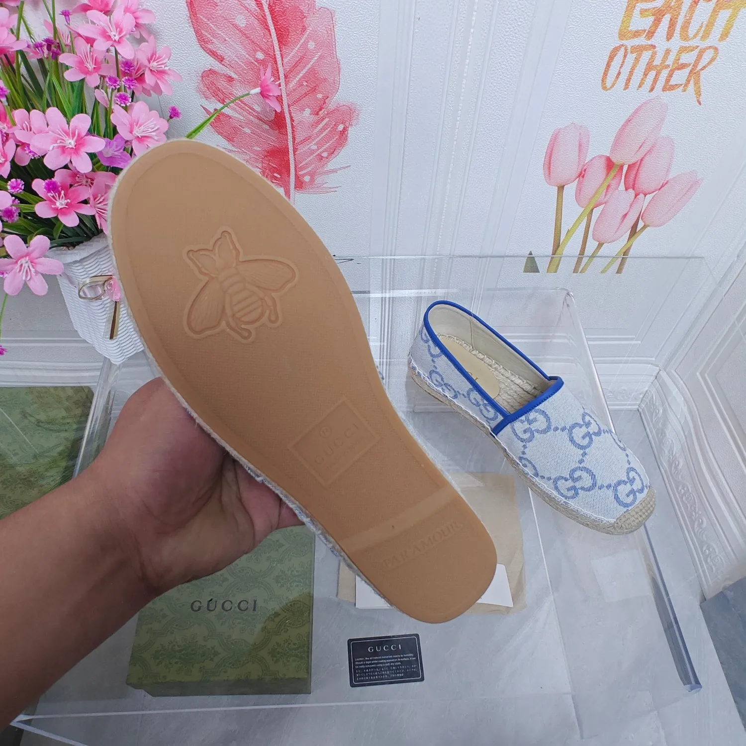 💕💕Factory direct selling price p360💕💕 2025 new color early spring Gucci 🗽🗽Gucci classic logo logo canvas fisherman shoes, espadrille shoes are made of double G imported fabric. The color of the brand's double G flocked letters cross-woven pattern will be reinterpreted every season, and the charm of the collection elements will be interpreted through more fresh and eye-catching materials and designs. Women's size: 35-41 (34, 42 can be customized, non-refundable and non-exchangeable)
